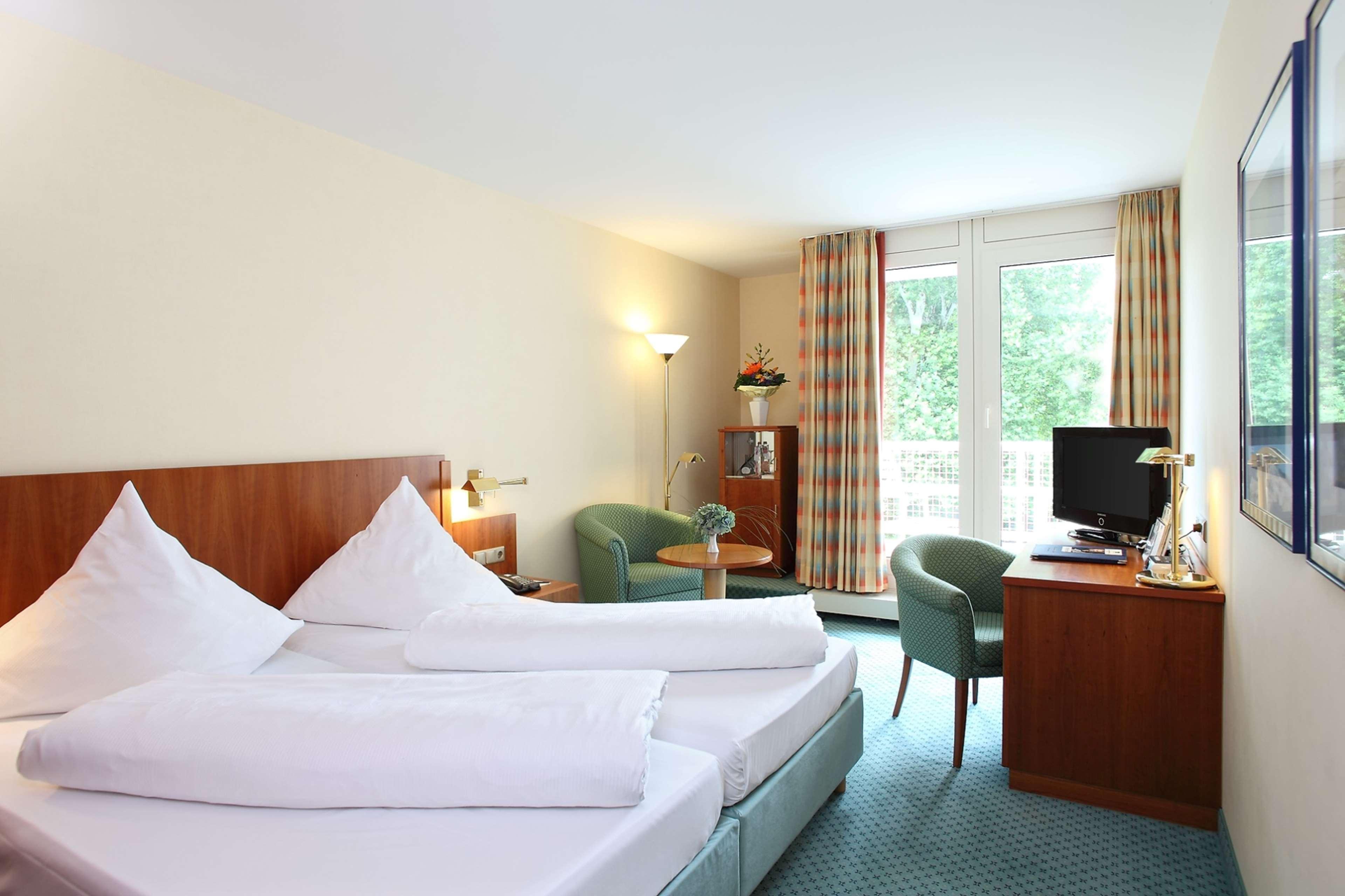 Отель Western Premier Parkhotel