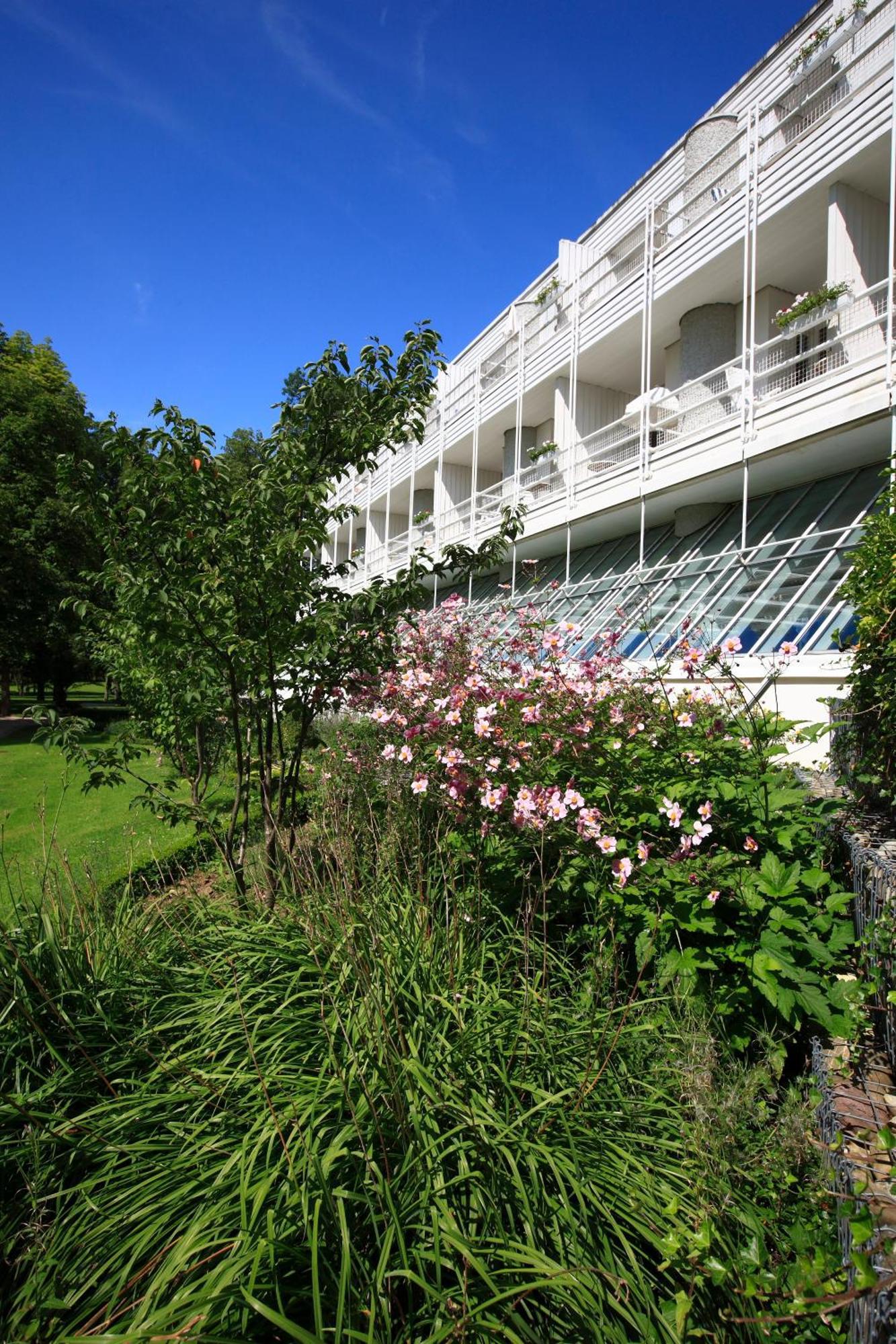 Western Premier Parkhotel 4*